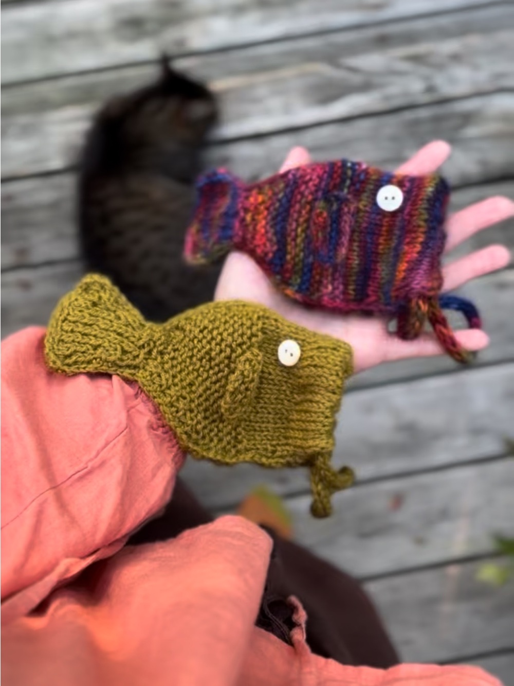 Knitted Fish Pouch - Picture 5 of 5
